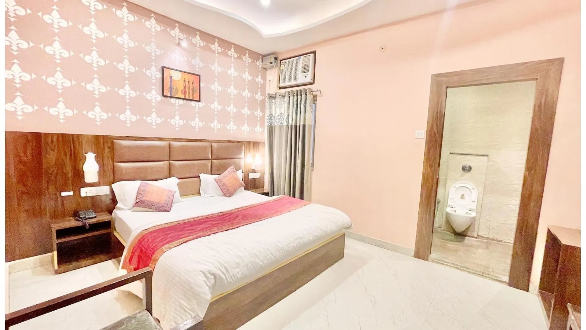 Vns - Hotel N ! Premium Neel Gagan - Warm Hospitality & Comfortable Room In Varanasi - Near Kashi Vishwanath Temple - Best Hotel In Bénarès